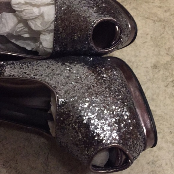 Cupid Silver Sequin Sparkly Glitter High Heels - Picture 7 of 8